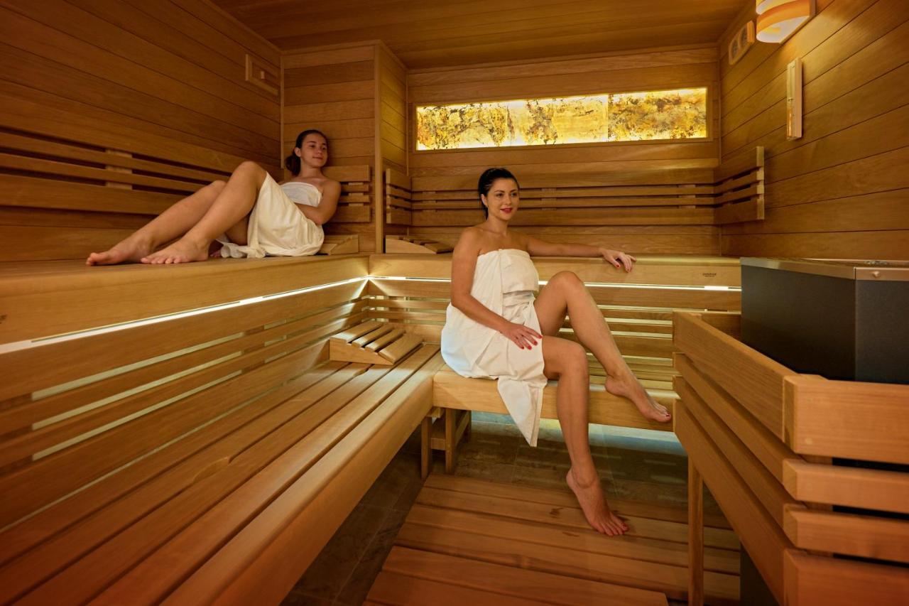 Hotel Bartos Frenštát pod Radhoštěm Bagian luar foto
